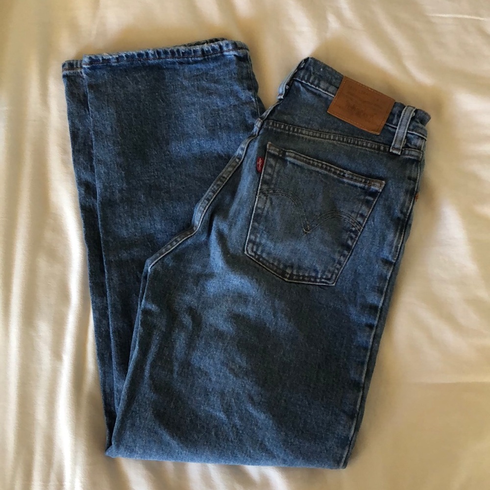 Levi’s rib cage jeans